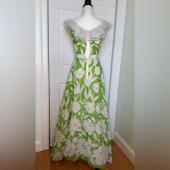 Vintage 1970s Floral Maxi Dress Ruffle Collar Off Shoulder Dress - Picture 7 of 15